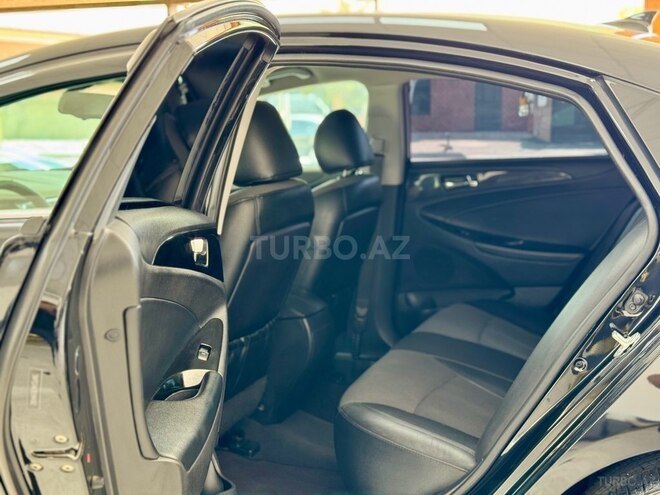 Hyundai Sonata-24