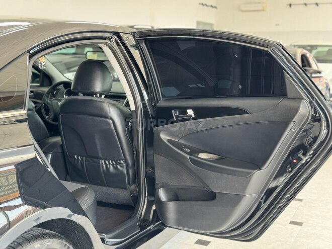 Hyundai Sonata-23