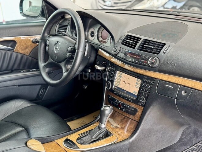 Mercedes E 300 d-15