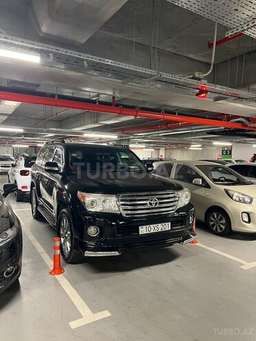 Toyota Land Cruiser-4
