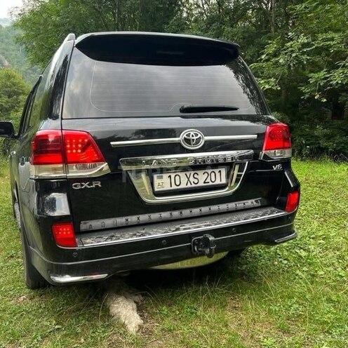 Toyota Land Cruiser-5