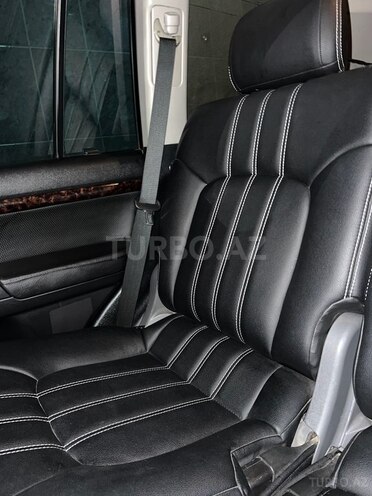Toyota Land Cruiser-11
