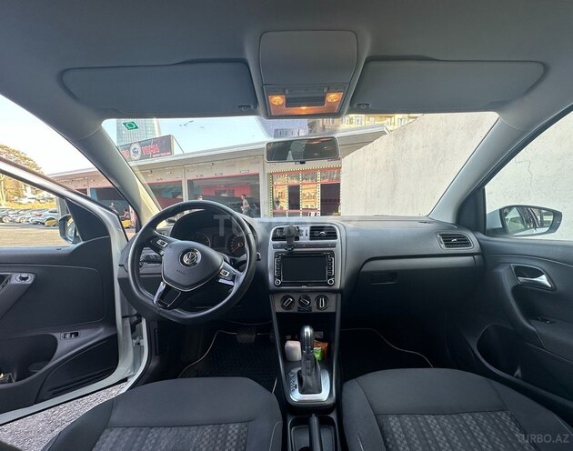 Volkswagen Polo 2018, 45,000 km - 1.6 l - Bakı