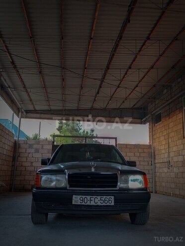 Mercedes 190 1993, 93,711 km - 2.0 l - Salyan