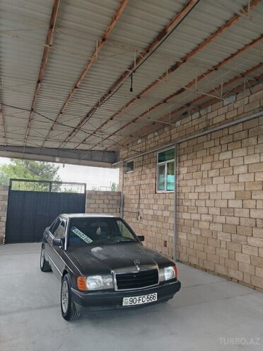 Mercedes 190 1993, 93,711 km - 2.0 l - Salyan