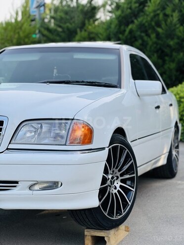 Mercedes C 230-11