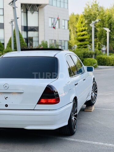 Mercedes C 230-12