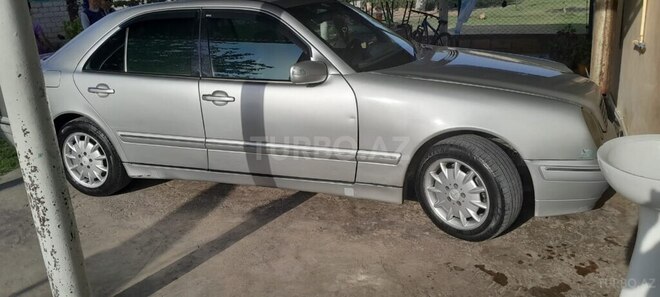 Mercedes E 220 d 2000, 560,000 km - 2.2 л - Bakı