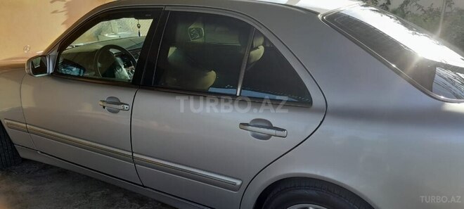 Mercedes E 220 d 2000, 560,000 km - 2.2 л - Bakı
