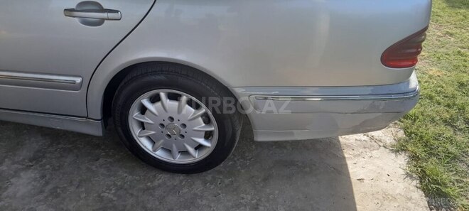 Mercedes E 220 d 2000, 560,000 km - 2.2 л - Bakı