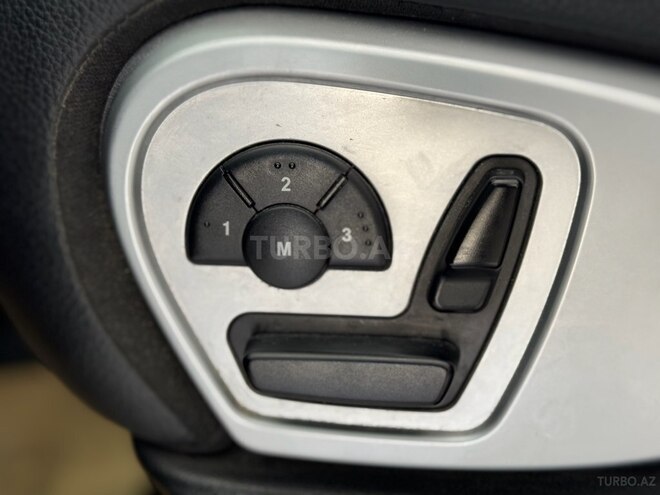 Mercedes ML 350 4MATIC-32