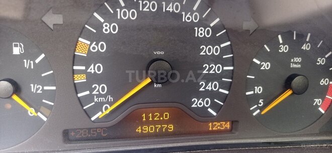 Mercedes E 230-12