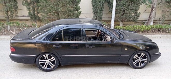 Mercedes E 230-16