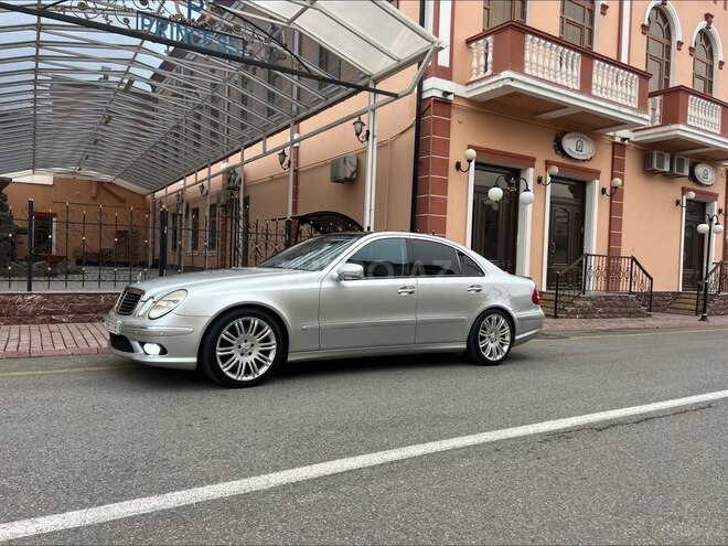 Mercedes E 320 2002, 371,000 km - 3.2 l - Quba