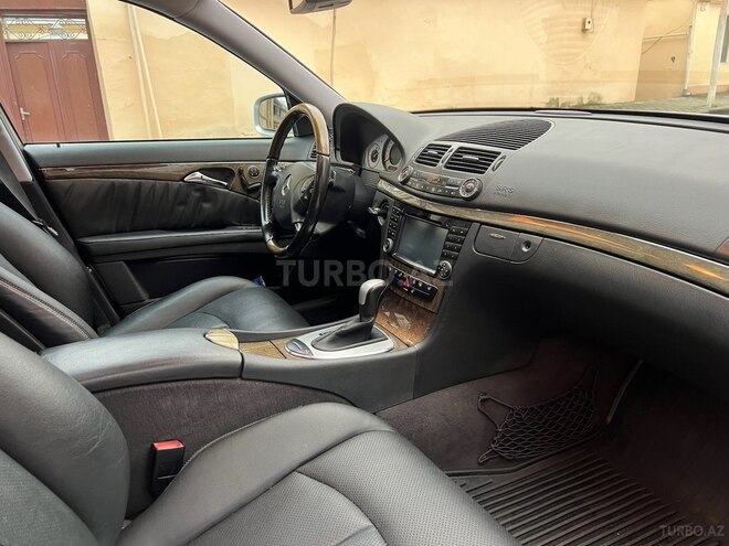 Mercedes E 320 2002, 371,000 km - 3.2 l - Quba