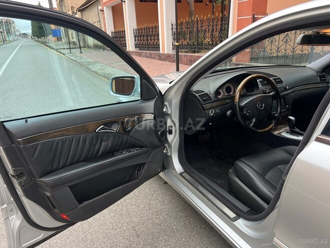 Mercedes E 320 2002, 371,000 km - 3.2 l - Quba