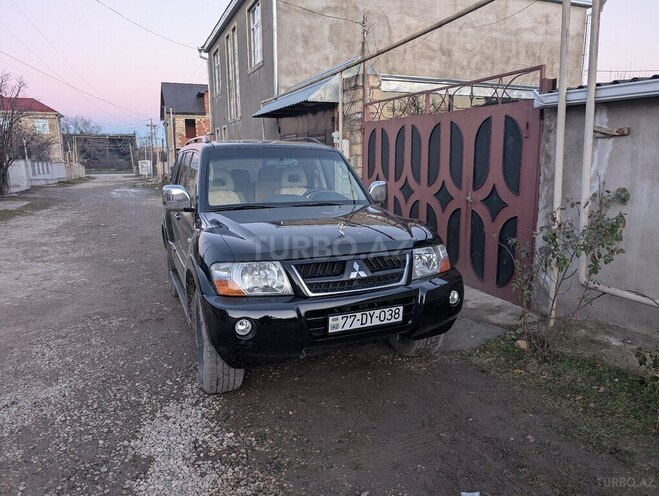 Mitsubishi Pajero 2004, 247,000 km - 3.0 l - Qusar