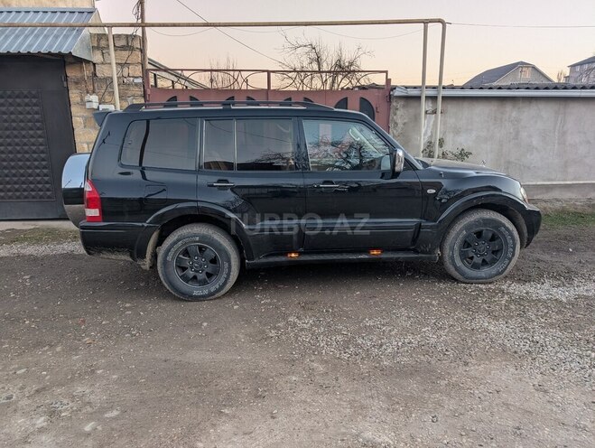Mitsubishi Pajero 2004, 247,000 km - 3.0 l - Qusar