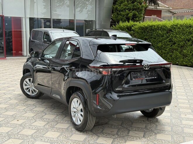 Toyota Yaris Cross-9