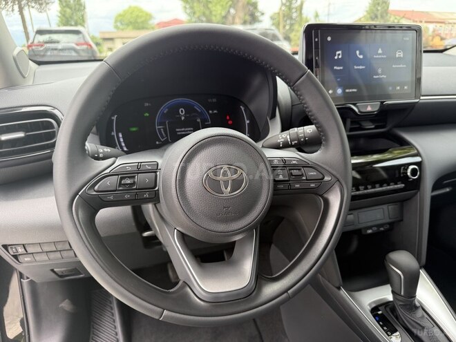 Toyota Yaris Cross-17