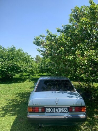 Mercedes 190 1991, 357,000 km - 2.0 l - Zaqatala