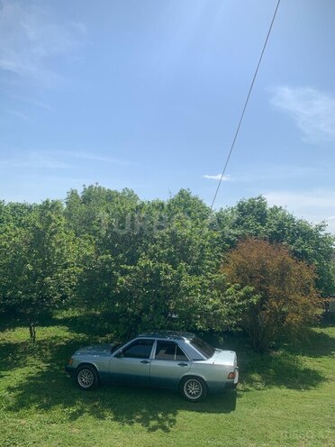 Mercedes 190 1991, 357,000 km - 2.0 l - Zaqatala