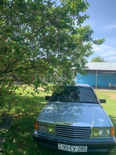 Mercedes 190 1991, 357,000 km - 2.0 l - Zaqatala