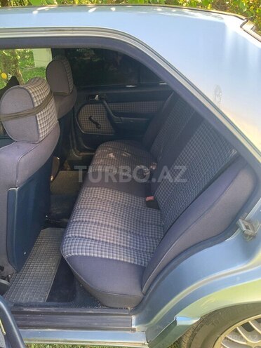 Mercedes 190 1991, 357,000 km - 2.0 l - Zaqatala