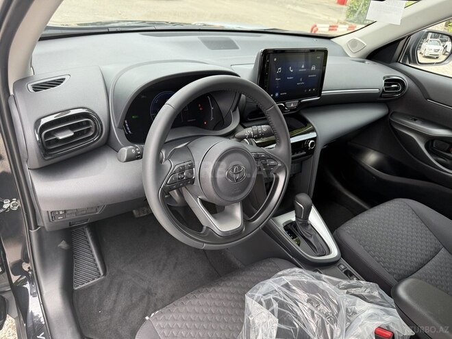 Toyota Yaris Cross-12