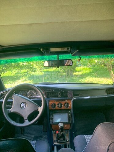 Mercedes 190 1991, 357,000 km - 2.0 l - Zaqatala