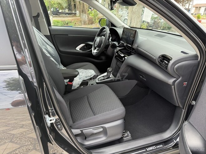 Toyota Yaris Cross-14