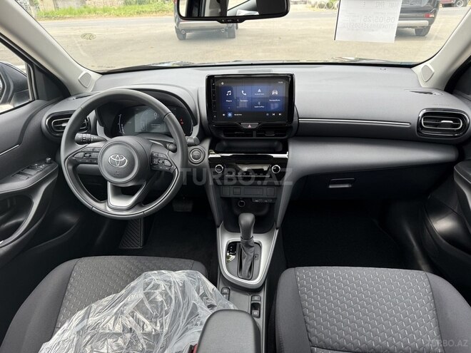 Toyota Yaris Cross-16