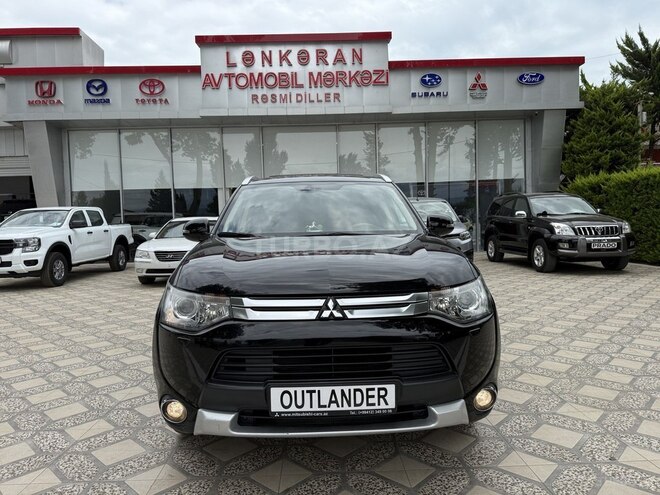 Mitsubishi Outlander-1