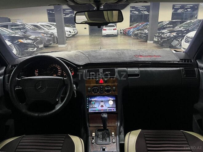 Mercedes E 230 1996, 298,000 km - 2.3 l - Bakı