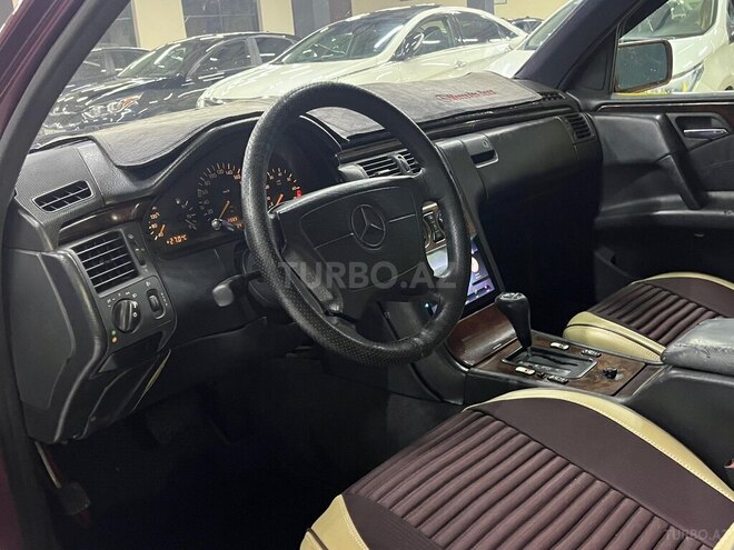 Mercedes E 230 1996, 298,000 km - 2.3 l - Bakı