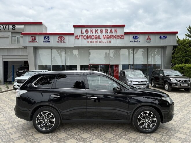 Mitsubishi Outlander-7