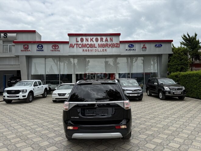 Mitsubishi Outlander-6