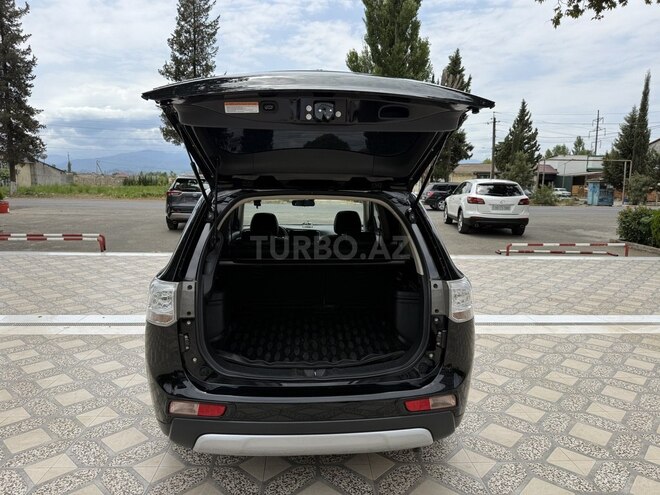 Mitsubishi Outlander-18