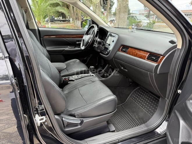 Mitsubishi Outlander-14