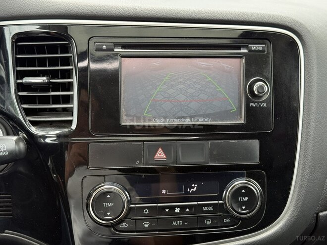 Mitsubishi Outlander-21