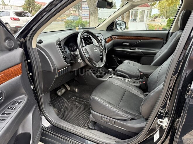 Mitsubishi Outlander-9