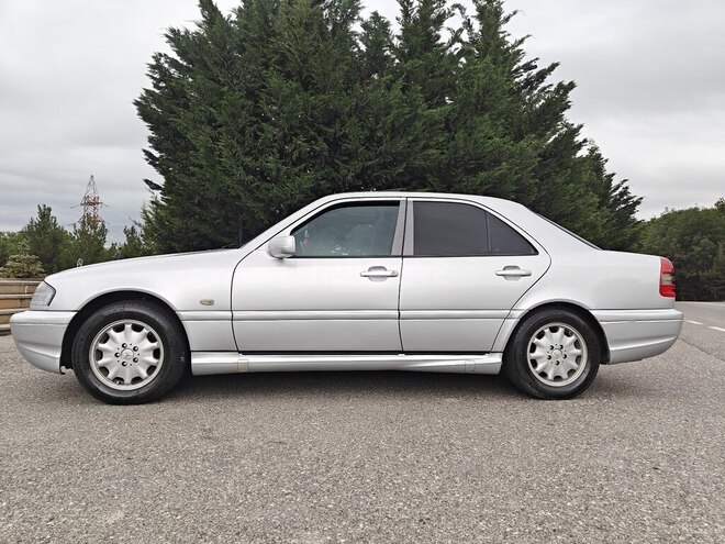 Mercedes C 200 1996, 349,000 km - 2.0 l - Qusar