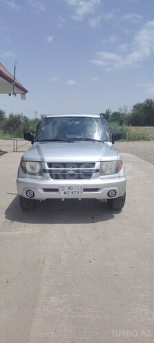 Mitsubishi Pajero io 2001, 25,000 km - 2.0 l - Salyan