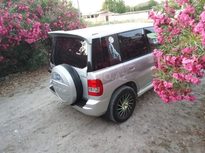 Mitsubishi Pajero io 2001, 25,000 km - 2.0 l - Salyan