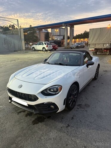 Abarth 124 Spider-5