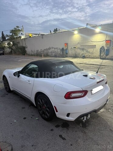 Abarth 124 Spider-6