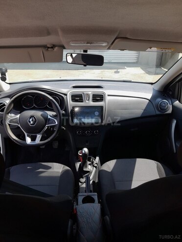 Renault Logan-6