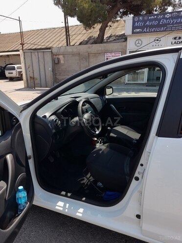 Renault Logan-8