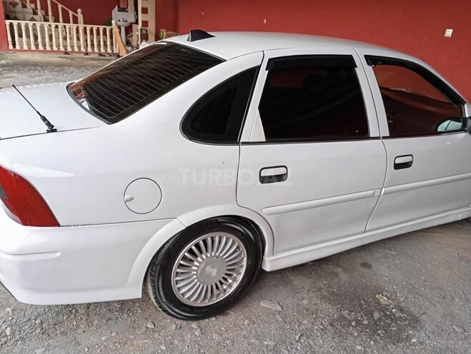 Opel Vectra 1999, 375,685 km - 1.8 l - Zaqatala