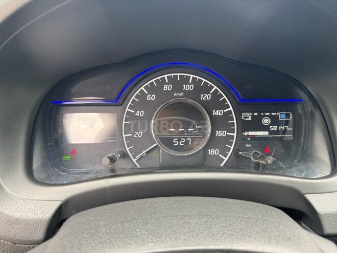 Nissan Note-9